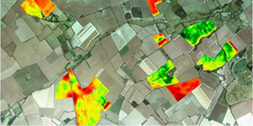 Imatge aèria d'una zona agrícola amb dades hiperespectrals i tèrmiques.